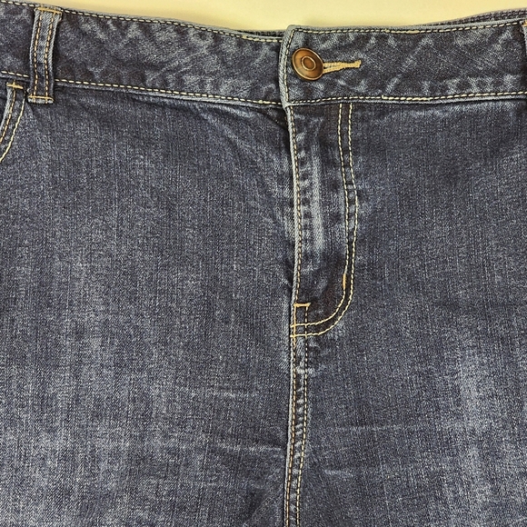 Lane Bryant Cutoff Shorts Plus Size 22 Distressed Blue Jean Denim Dark Wash - Picture 5 of 10